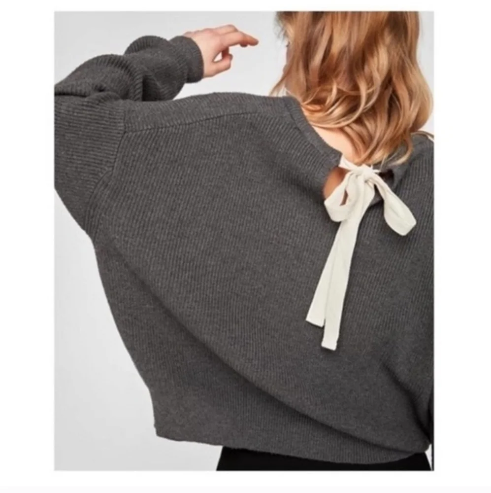 Zara knit crew neck semi cropped sweater‎ pullover grey long sleeve M ribbed